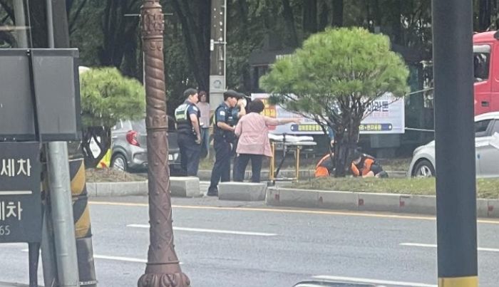 경기도 마라톤 선수, 전국체전 경기 중 70대 女 운전자 차량에 치여... 뼈 부러져 ‘수술’