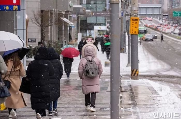 “올겨울 영하 18도 강추위랬는데...” 기상 전문가가 내놓은 반전 예측