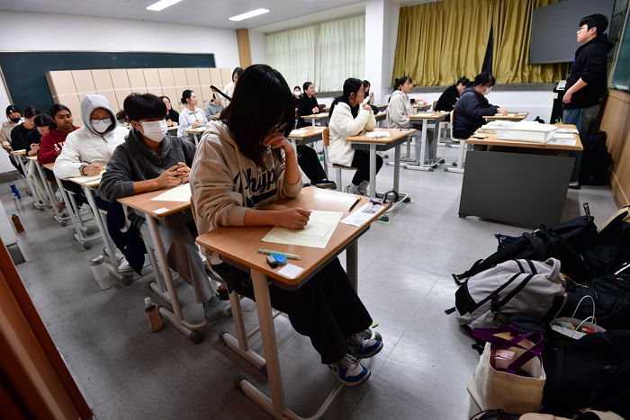 오늘 하루 위해 달려온 수험생들 마음 어루만진 2025학년도 수능 ‘필적 확인 문구’