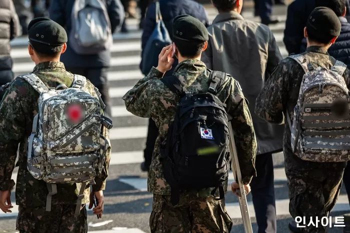 軍 간부 10명 중 6명 “군인 직업, 추천 안해”... 군인 사기, 확 꺾였다