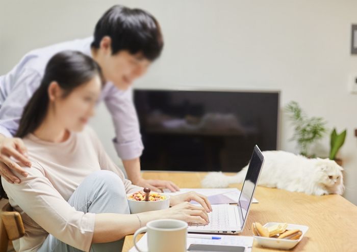 ‘10년’ 동안 비흡연자 연기한 남편... “담배피우고 아이 만졌다 생각하니 피 거꾸로 솟아”