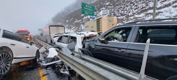 안성 국도서 18중 추돌사고 1명 사망·4명 부상... “블랙아이스 추정”