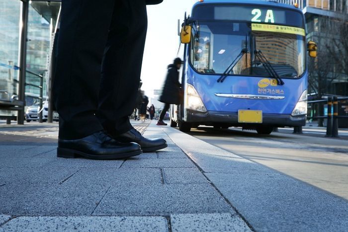 “술 취한 사람들 타세요”... 주취자 위한 ‘술 깨는 버스’ 등장한다