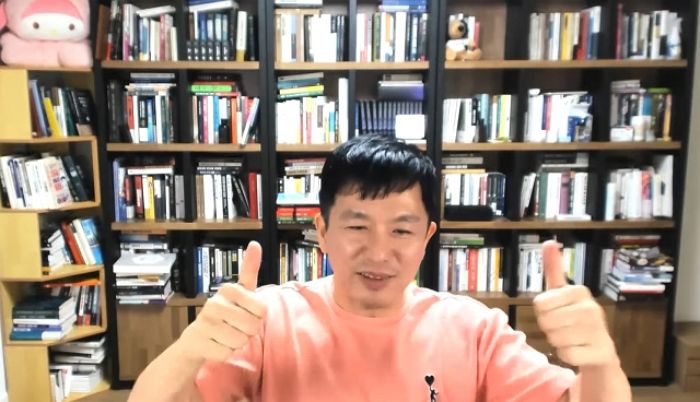 차유람 남편 이지성, ‘尹 계엄령’에 엄지척... “잘했다! 남자는 자기 여자 지켜야지”