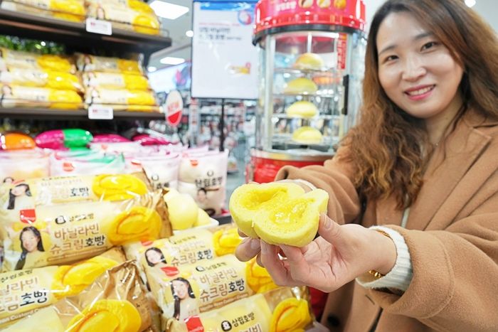 ‘롯데마트·슈퍼’에 단독 출시된 삼립 ‘바닐라빈 슈크림 호빵’... “소비자 취향저격 성공”