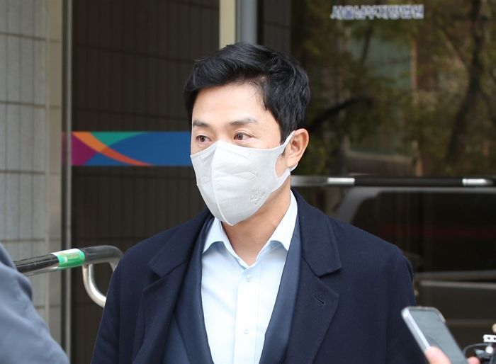 코인 사기 혐의받는 ‘성유리 남편’ 안성현, 징역 4년 6개월... 법정구속