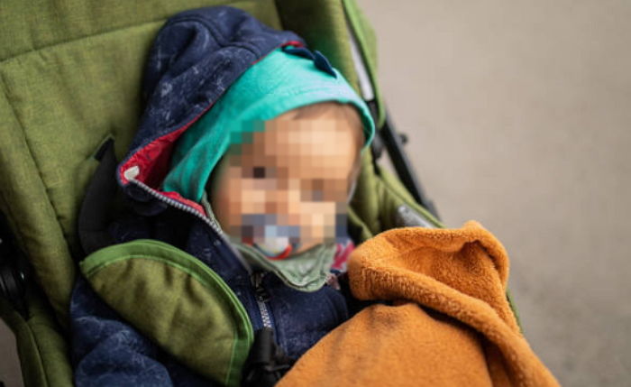 새해 앞두고 밭일하는 엄마·아빠 기다리던 2세 여아 숨진 채 발견... 트럭에 후드 끼여