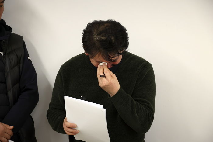 ‘유가족 대표 가짜’ 악플에 오열하며 아빠 말린 딸... 다독이던 아빠의 뭉클한 답변