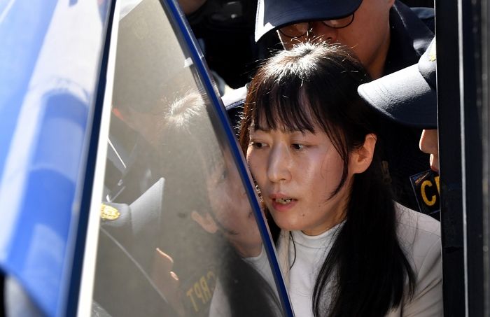 ‘친부 살해’ 무기수 김신혜 재심서 ‘무죄’