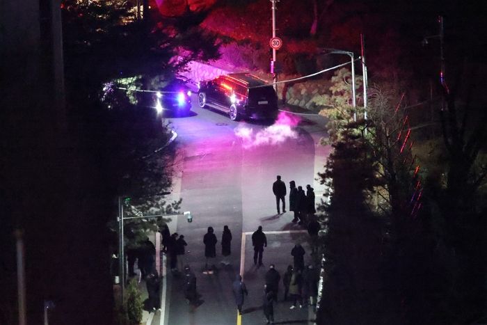 경찰, 체포영장 집행 기습 시도... 최상목 “유혈 사태 벌어지면 엄중한 책임 묻겠다”
