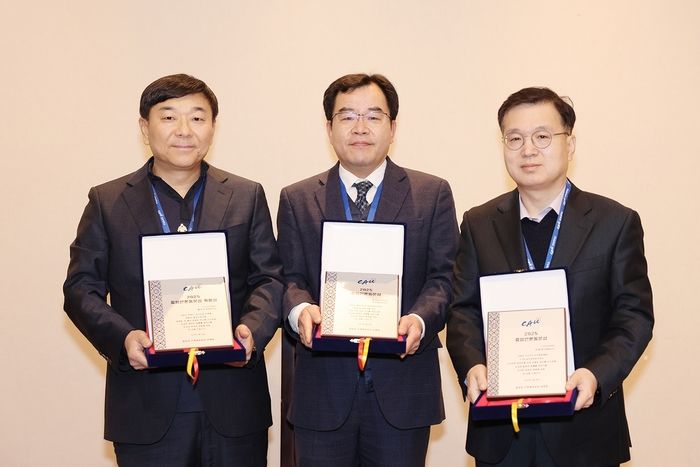 ‘2025 중앙언론동문상’ 수상자 발표...홍보분야 특별상에 홍준의 대표