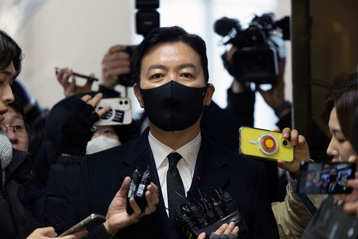 ‘호위무사’ 김성훈 경호차장, 석방되자마자 윤 대통령 있는 서울 구치소 달려갔다