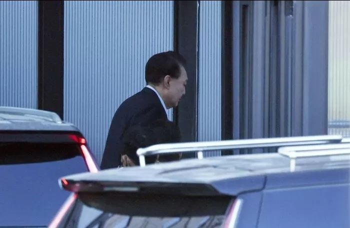 尹측, 외부인 접견 금지한 공수처 비판 “자기들 존재감 과시 외에는 관심 없어”