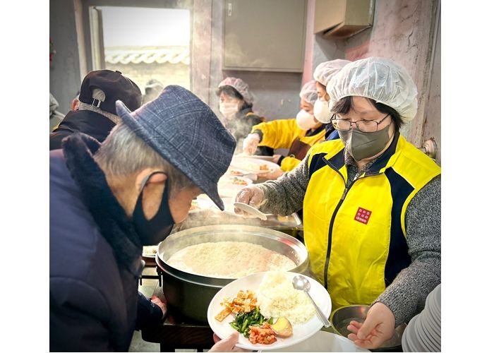 아성다이소, 설 맞아 사회 취약계층 대상 무료 배식 봉사활동 진행