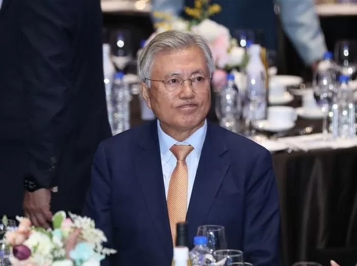 文 “어느 때보다 어려운 상황 속 설 명절 맞아...분열된 국민 마음 치유되길” 설 인사