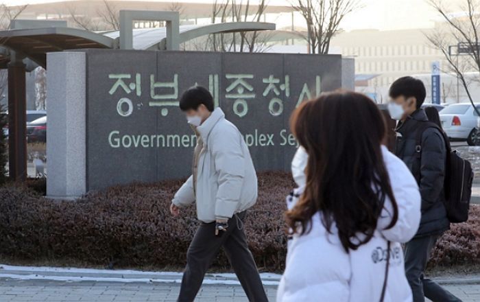 월급 300만원 준다고 하자 ‘9급 공무원 공채’ 다시 몰려... 9년만에 경쟁률 ‘반등’