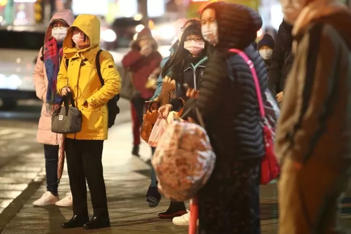 갑작스런 추위에 무장한 타이페이 시민들 / GettyimagesKorea