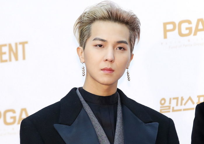 ‘부실복무 의혹’ 송민호, 2번째 경찰 조사... “조만간 결론”