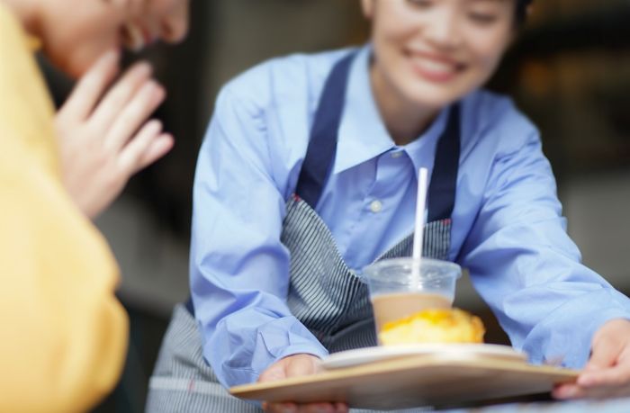 “한국 호감도 단번에 올라갔다”... 일본 카페 사장 감동시킨 한국 청년의 행동