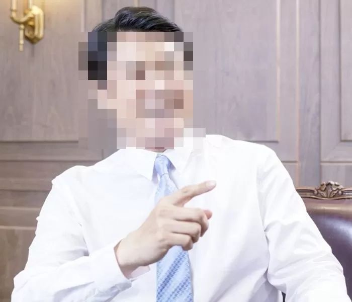 “비키니 입고 장사해라”는 유부남 손님... 사장님은 “룸살롱을 가라” 분노