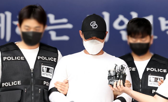 구독자 26만 ‘조폭 유튜버’, 마약 3000만원어치 판매했다 징역 3년 선고