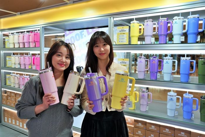“돌리면 쏟아지는 행운”... 스탠리 텀블러 팝업, 잠실을 뒤집다