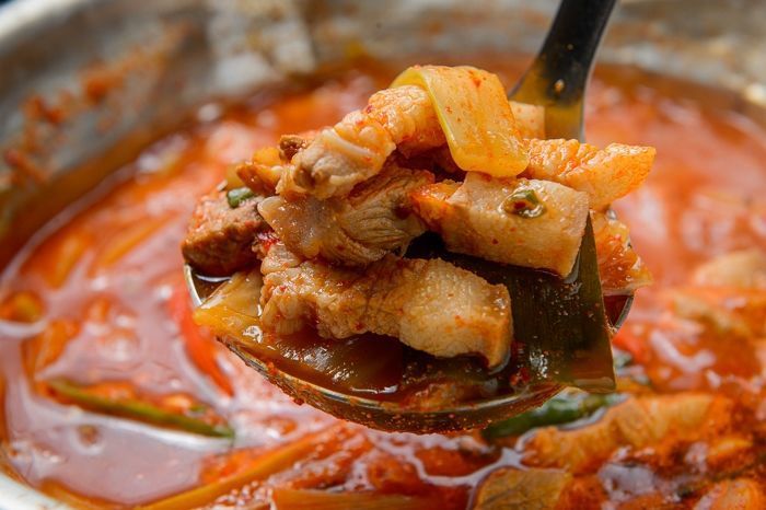 김치찌개 시킨 손님의 ‘계산법’ 논란... “공깃밥·밑반찬만 먹었으니 반값만 내겠다”