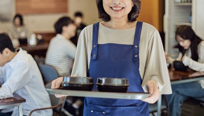 “치매 엄마 모시겠다는 누나, 요즘 같이 은행 다니던데... ‘재산 보호’할 방법 있을까요?”