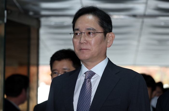 이재용 회장 제치고 대한민국 주식부자 1위에 오른 ‘재벌집 막내아들’의 정체