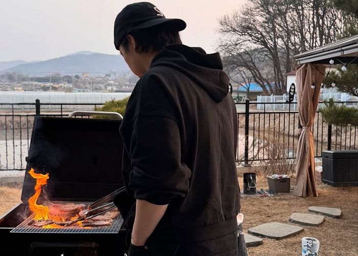 이혼 뒤에도 잘 지내는 박지윤... 고기 구워주는 듬직한 남자 정체는?