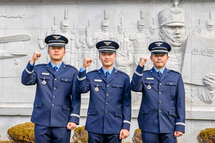 미국 시민권 대신 한국 시민권... 공군 장교 임관한 소위의 정체