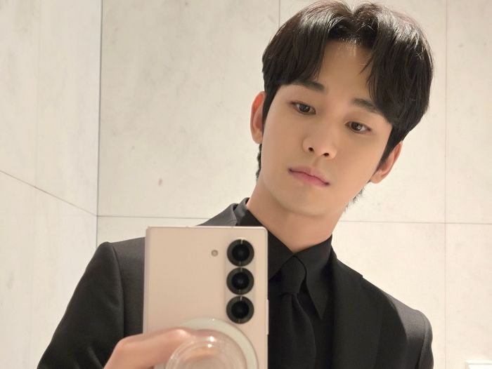 김수현 팬덤, 지지 성명문 발표... “의혹만으로 방송 중단 강요”