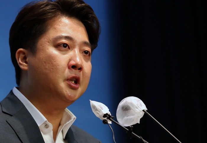 차기 대선 도전 선언한 이준석... 지지율 보니 ‘충격’