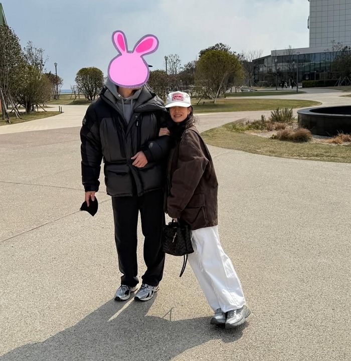 손예진, 현빈과 팔짱 끼고 미소... 폭풍 럽스타그램