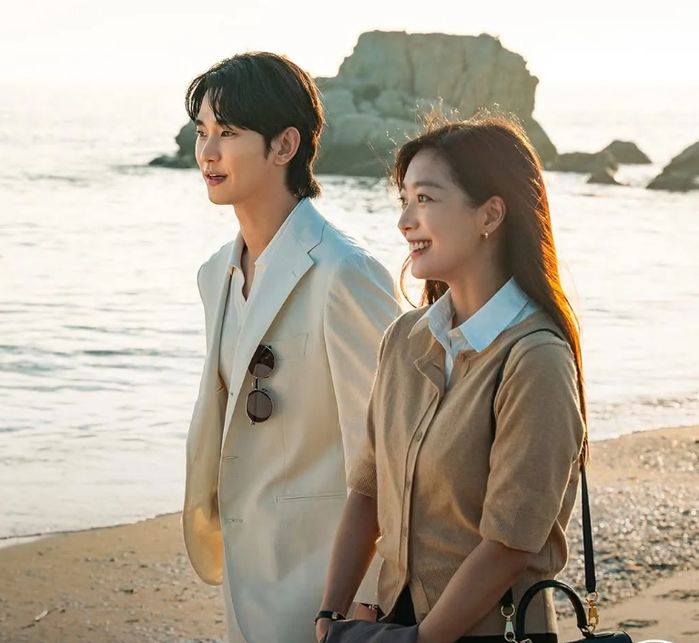 신행까지 미루고 김수현과 ‘넉오프’ 찍었던 조보아... “안타깝다” 반응 줄이어