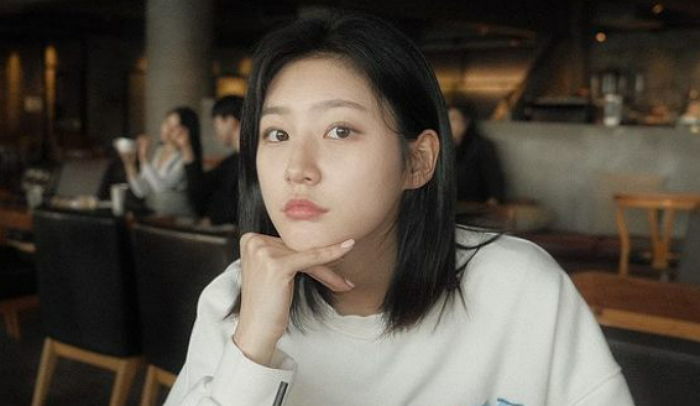 “김수현 첩 많아 황후 자리 지키느라 힘들어” 故 김새론 절친 폭로... 생전 보내려 한 편지도 공개
