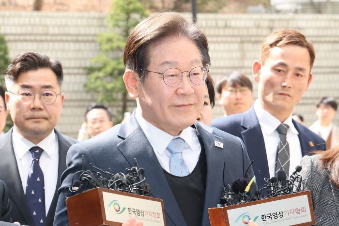 ‘과태료’ 처분에도 대장동 재판 4연속 불출석한 이재명... 법원 ‘이 조치’ 고민 중