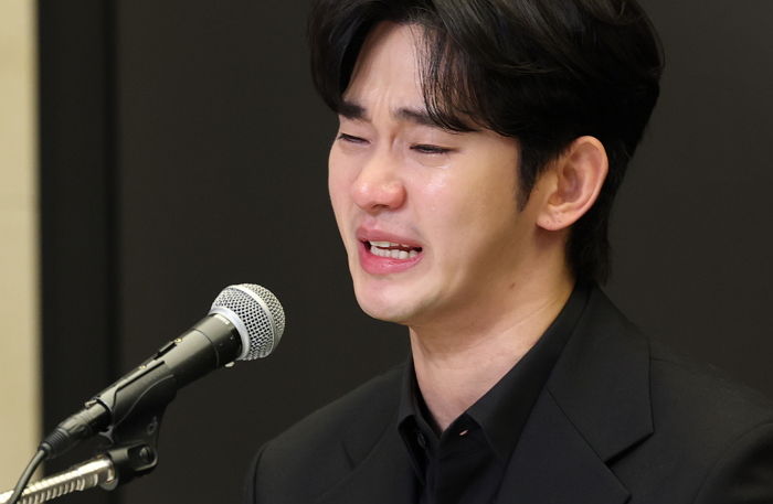 김수현 측 “故 김새론 유족·이모·가세연에 120억 손해배상 소송 제기”