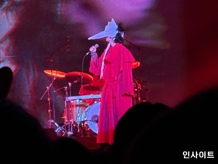 신원 미상 밴드 ‘BABO’ 보컬, 알고 보니 이 ‘유명 가수’ 부캐였다