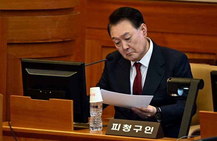 “尹 대통령 복귀해 ‘2차계엄’ 요구하면 어떡할 거냐” 묻자... 국방부, 입장밝혔다
