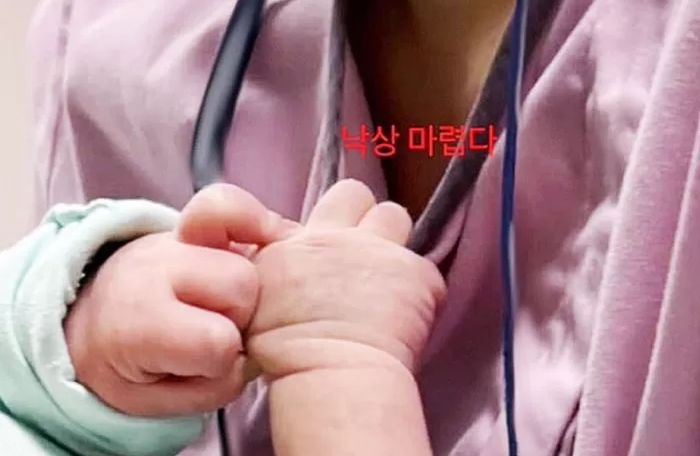 “신생아 ‘학대’ 간호사 1명 아냐, 3명 더 있다”... 아기 아빠의 호소