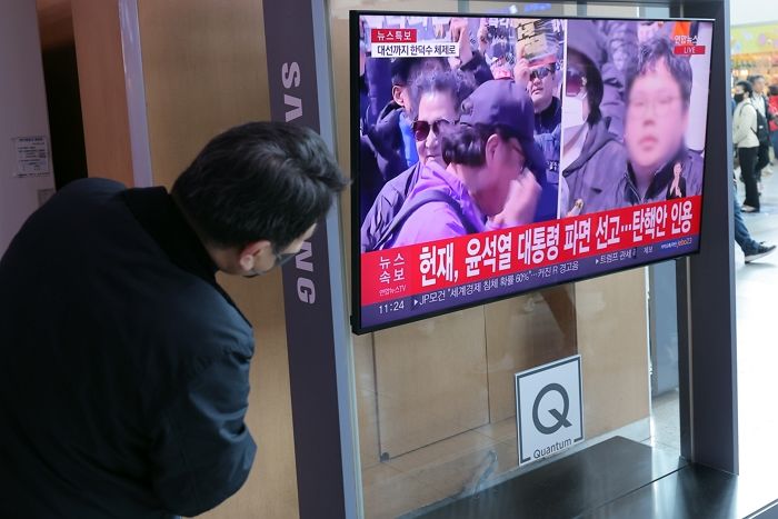 “尹 파면” 긴급보도한 외신들... 中 바이두 검색어 1위 ‘윤석열 파면’