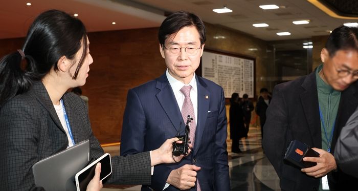 ‘6선’ 조경태, 尹 전 대통령에 “당 나가서 메시지 내라” 폭격