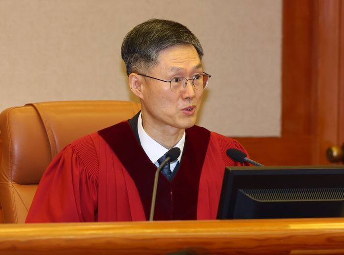 헌법재판소 尹 파면 결정에 국민 ‘수용·불수용’ 비율 봤더니