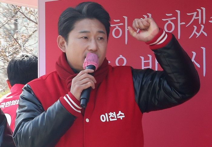 이천수, 건진법사 ‘공천 뒷돈 1억’ 뜻밖의 목격자였다... 법당 ‘자리배치도’까지 직접 그려