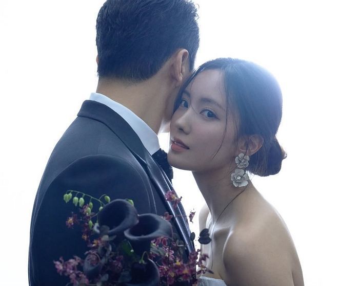 “결혼하고 싶다”고 했던 조현아... 절친 효민 결혼식 날 ‘부케’ 받았다