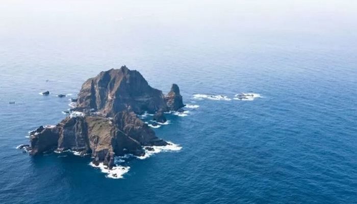 일본, 한국은 ‘파트너’라면서 외교청서에는 “독도는 일본 땅”