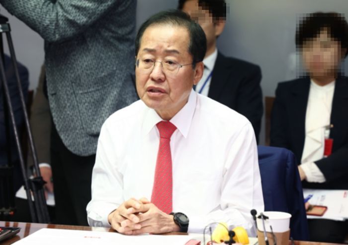 “모병제 확대하고 ‘군 가산점’ 제도 부활”... 대선 출마 앞둔 홍준표가 한 말