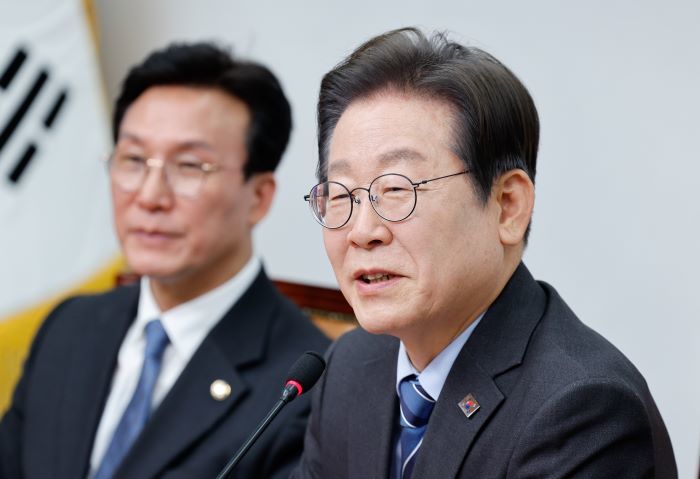이재명, 민주당 대표직 사퇴 “새로운 일 할 것”... 대선 출마 공식화