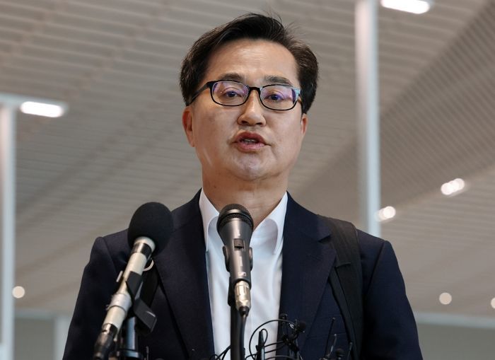 대선 출마 선언하자마자... 김동연 테마주 10%대 ‘급락’
